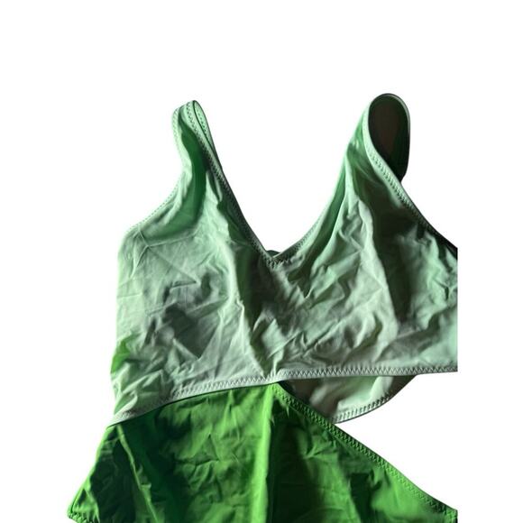 Fabletics Asymmetrical Cutout Shaping One-Piece Swimsuit Green 2X Peek A Boo - Picture 13 of 13